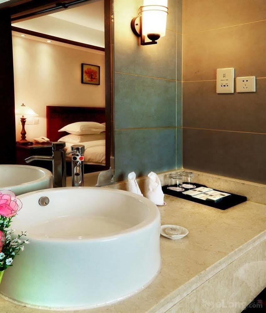 Haiyue Bay Holiday Hotel 三亜市 エクステリア 写真
